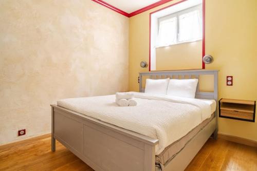 Renovated AC apartment 10 min to eiffel Tower