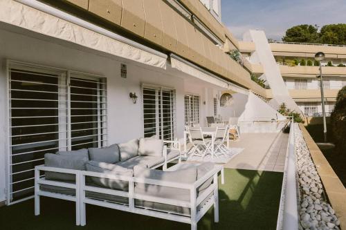 Precioso apartamento con terraza frente al golf