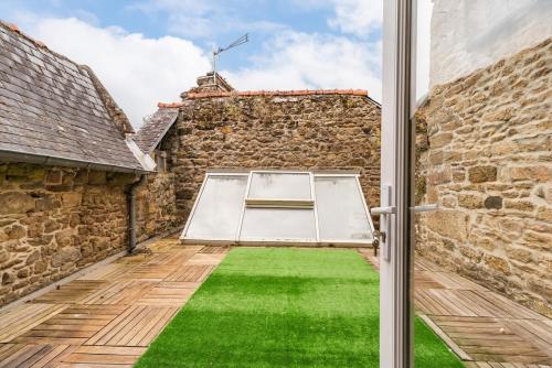 Φωτογραφία από το άλμπουμ του Logement de charme au centre de Guingamp pour 8 στο Guingamp