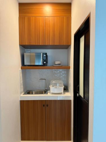 Η κουζίνα ή μικρή κουζίνα στο Veeyava Bangtao House