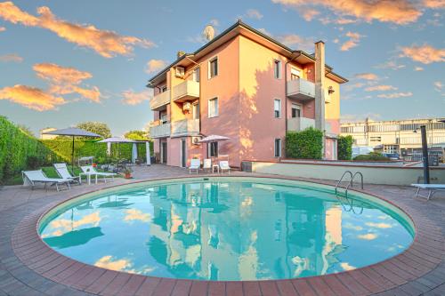 Giada Palace - Pool & Apartments