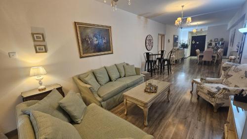 STAY Vintage Central Suite