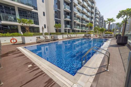Cozy Apartment in Azizi Riviera - 10 min to Burj Khalifa