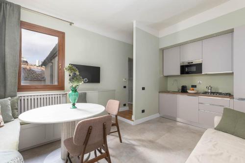 Augustus Suite Vw Duomo Apt w 3 bad 3 bat Ac