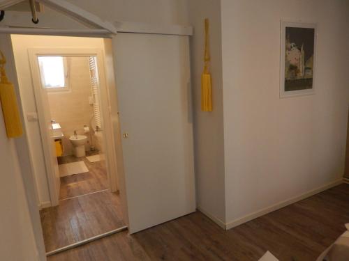 A bathroom at Apartment Camilla