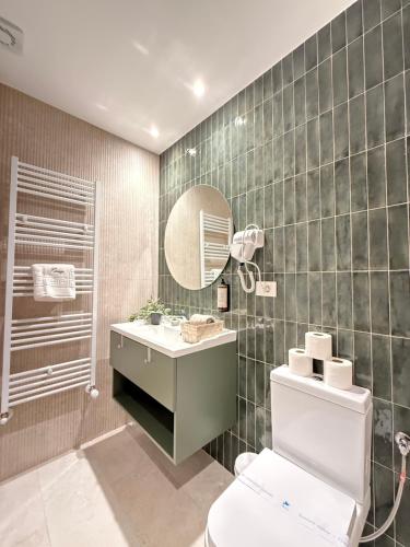 Koupelna v ubytování Cozy LOFT Suites & Urban Retreats