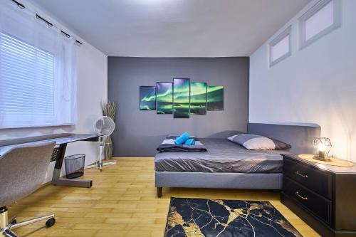 Un pat sau paturi într-o cameră la Grazer City Residence & Free parking