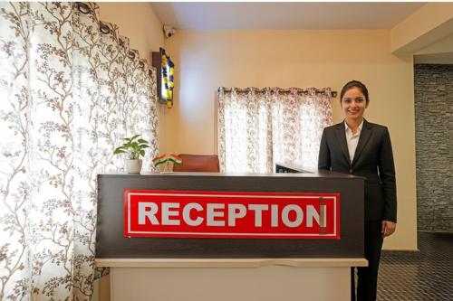 Ο χώρος του λόμπι ή της ρεσεψιόν στο Hotel Fini Villa