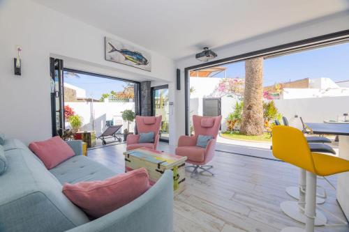 Beachside Villa - Casa Aboleon
