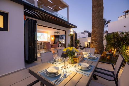 Beachside Villa - Casa Aboleon