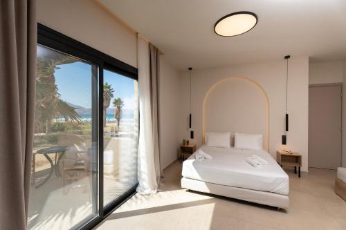 Кровать или кровати в номере Lotus Serenity Suites