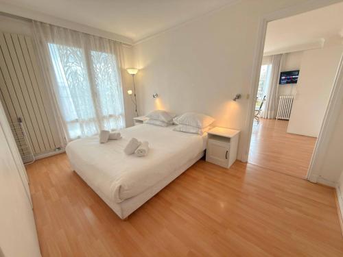 Amiral View - Great 1 Bedroom Apartment in Paris