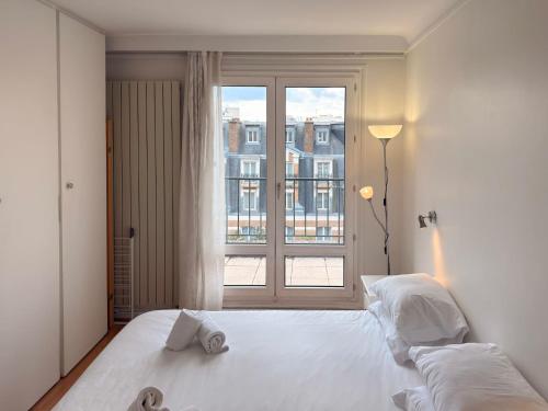 Amiral View - Great 1 Bedroom Apartment in Paris