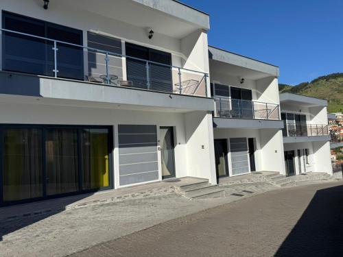 Delightful Cottage with Free Private Parking