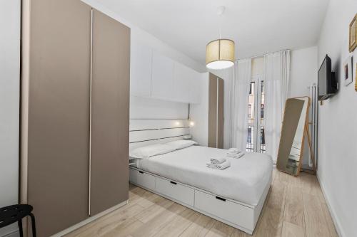 4 min to Metro - 8 min to LIN Airport - University area