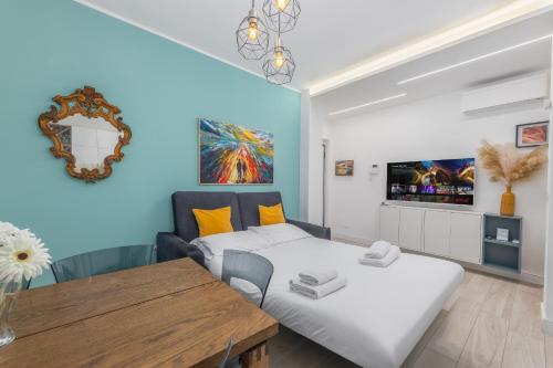 4 min to Metro - 8 min to LIN Airport - University area