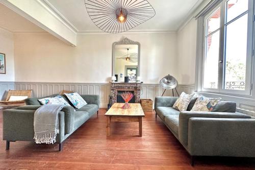 Khu vực ghế ngồi tại La Villa Dorange