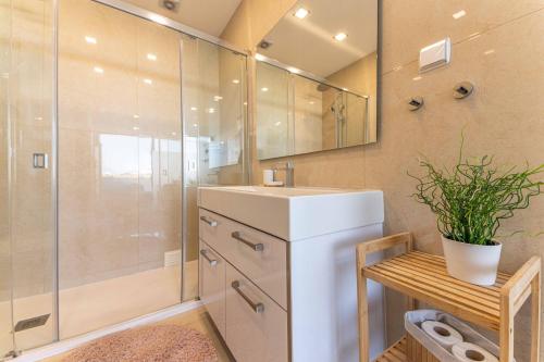 Koupelna v ubytování Golden Nelly By Algartur