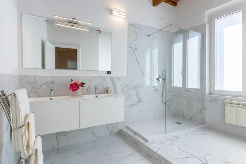 Ένα μπάνιο στο Heart Of Pisa