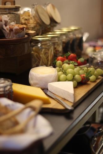 Đồ ăn tại/gần căn hộ