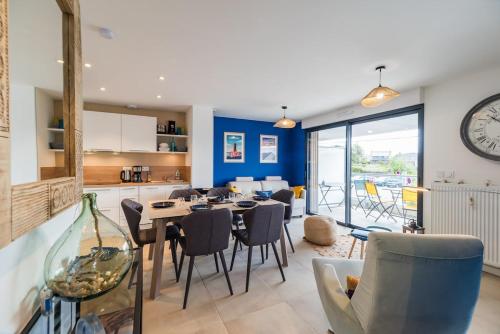 Η κουζίνα ή μικρή κουζίνα στο Les terrasses de Ploumanac'h 150m de la plage