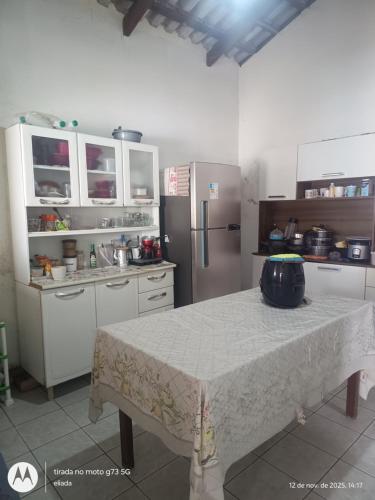 Η κουζίνα ή μικρή κουζίνα στο Casa temporada em Cavalcante