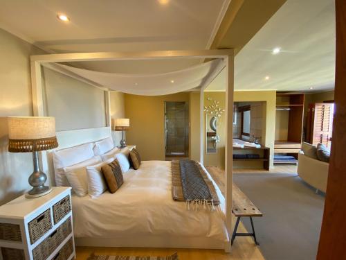 Giường trong phòng chung tại Wilderland