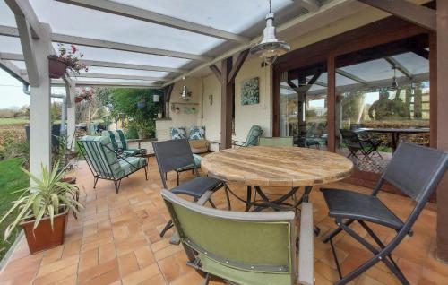 Balkón nebo terasa v ubytování Charmante Longère En Campagne