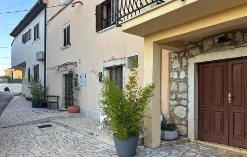 1 Bedroom Awesome Home In Dracevac