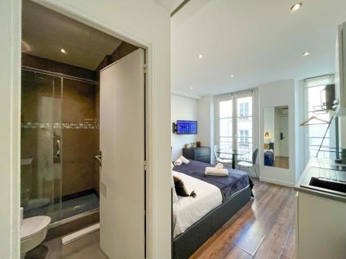 UrbanFlat 205 - Beautiful Studio in the center of Paris