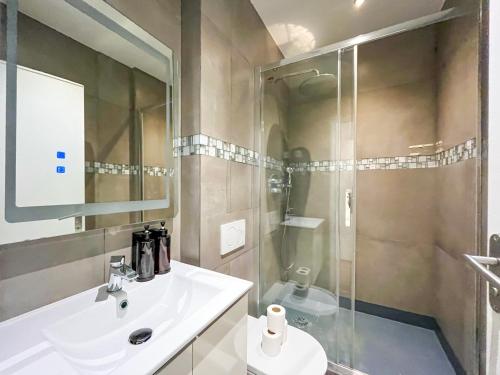 UrbanFlat 205 - Beautiful Studio in the center of Paris