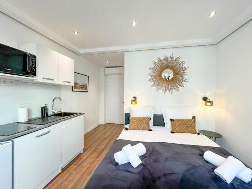 UrbanFlat 205 - Beautiful Studio in the center of Paris