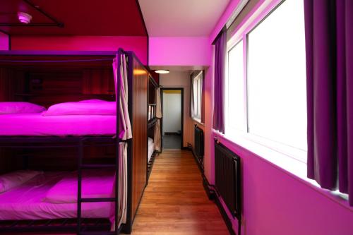 6-Bed Mixed Dormitory Room