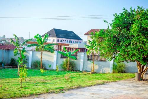 O grădină în afara Oliva Resort and Serviced apartment