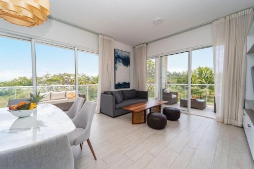 Vista Pearl @Cana Pearl Deluxe Pool View 2B Condo