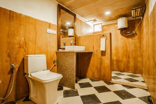 Ένα μπάνιο στο Mayara Fort Luxury Camp