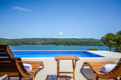 Loodusmaastik villa lähedal