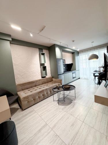 Nhà bếp/bếp nhỏ tại Sky Escape - Private Parking, Kingsize Bed