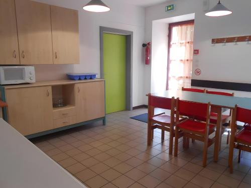 Köök või kööginurk majutusasutuses Gîte La Renardière