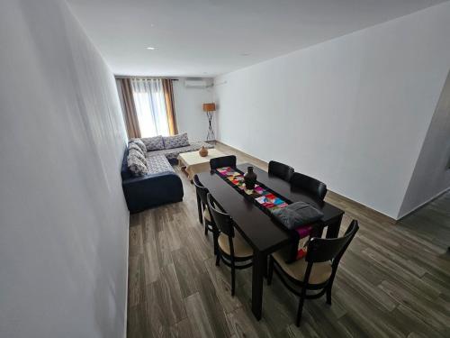 Φωτογραφία από το άλμπουμ του Cozy Oranaise Escape T4 with Private Parking σε Οράν