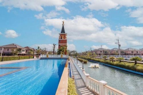 Πισίνα στο ή κοντά στο The lake Townhouse 3BR 3BA