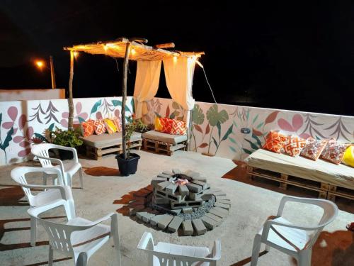 Φαγητό σε αυτό το διαμέρισμα ή κάπου εκεί κοντά