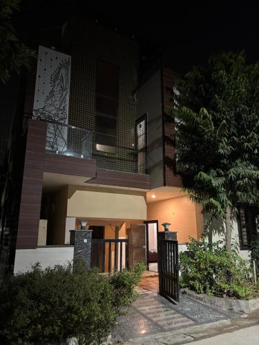 Budova, kde se vila nachází