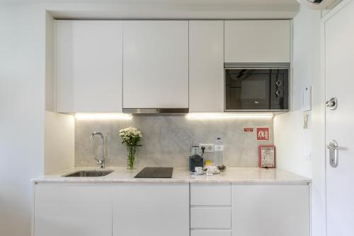 Charming City Centre Studio near Aliados - Inside Porto Apartments "Pinheiro"