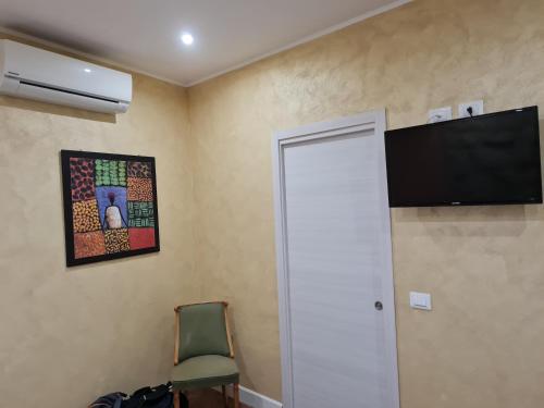 Μια τηλεόραση ή/και κέντρο ψυχαγωγίας στο Eden House