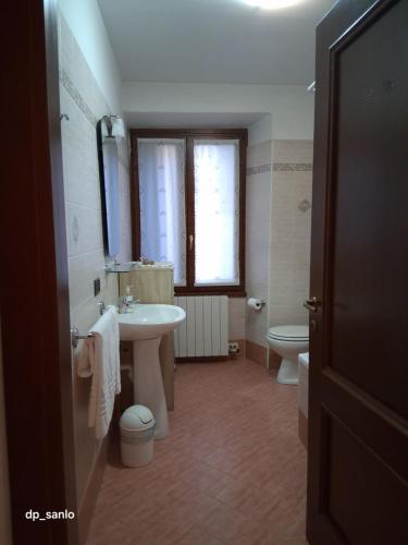 Ένα μπάνιο στο Affittacamere Ossola