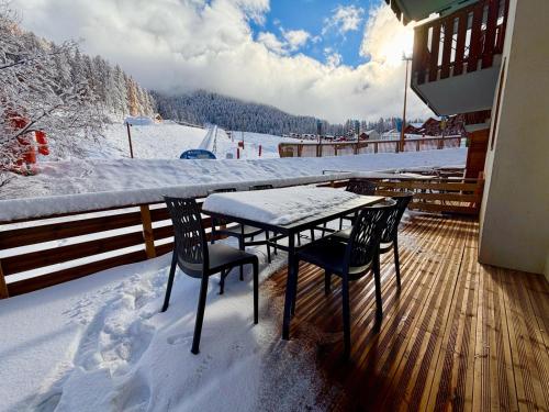 Superbe 42m2 rénové rez de pistes avec Parking à BOIS MEAN