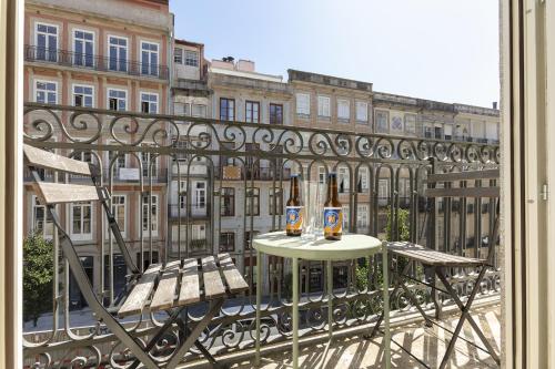 Charming Balcony Apartment in Historic Ribeira - Inside Porto Apartments "Mouzinho"