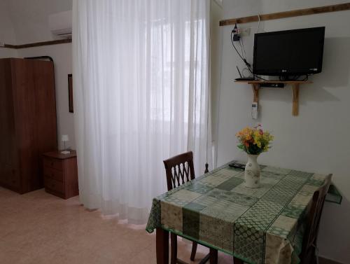 TV a/nebo společenská místnost v ubytování Lt Frazzurrine