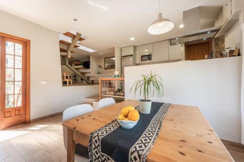 Posezení v ubytování Casa Olivella #7 by Happy Houses Barcelona